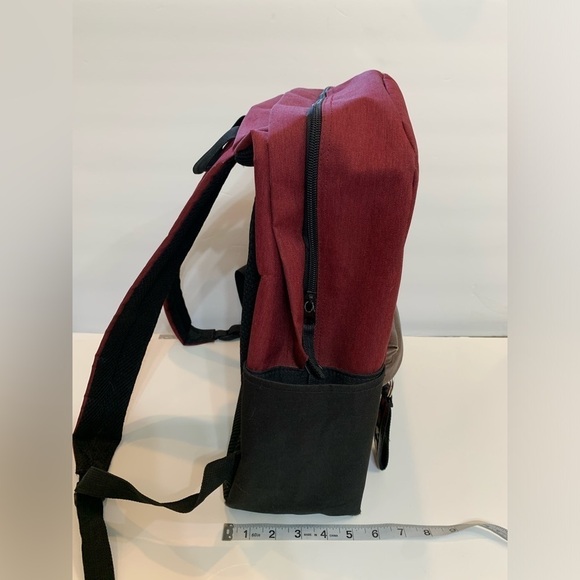 Harry Potter Hogwart’s Maroon/Gold School Backpack Wizarding World Book Bag - Picture 2 of 15